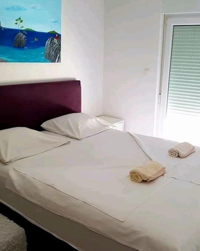 Bajo Apartmany พอดโกรา ภายนอก รูปภาพ