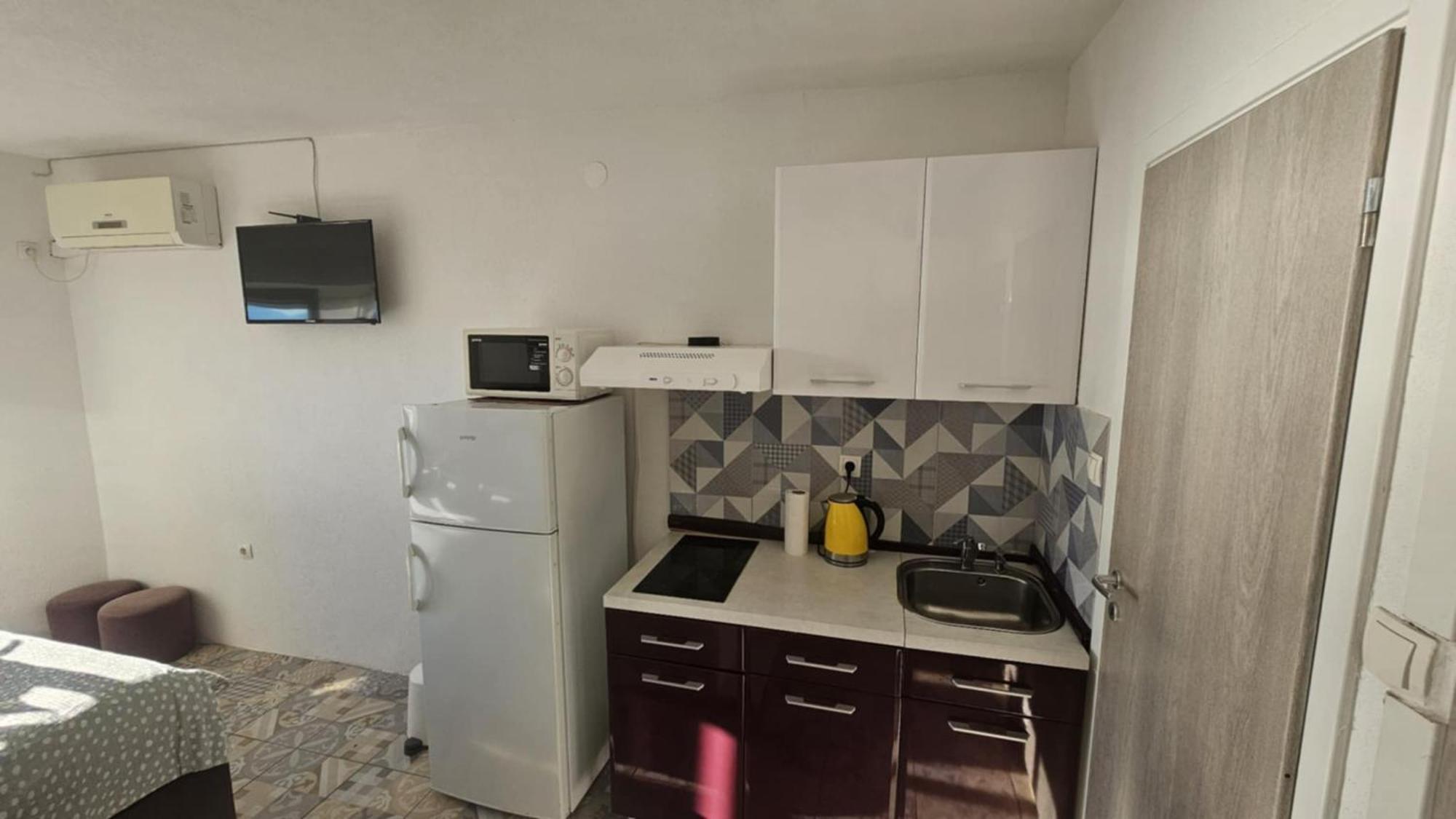 Bajo Apartmany พอดโกรา ภายนอก รูปภาพ
